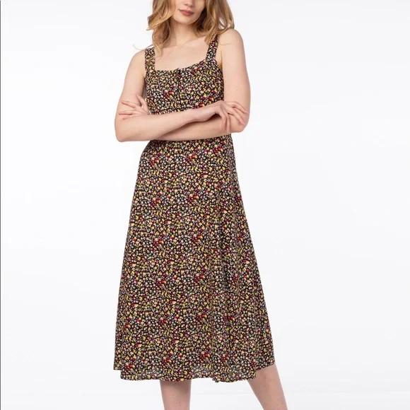 Midi Floral Printed Dress. Material Viscose. Comes in S, M, and L. - Picture 3 of 7